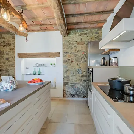 Holiday home Tuscan S Margherita Private Outdoor - Happy